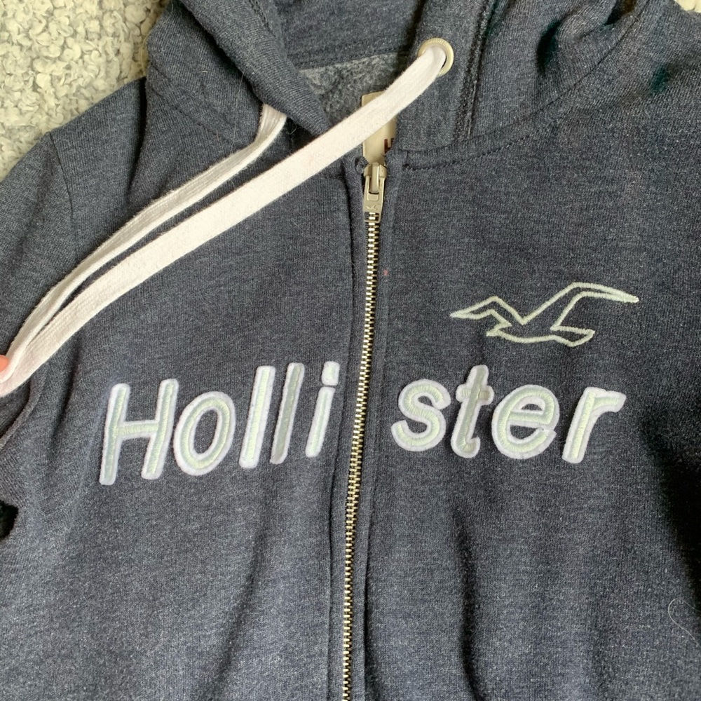 Hollister Zipper Up - Picture 2 of 4